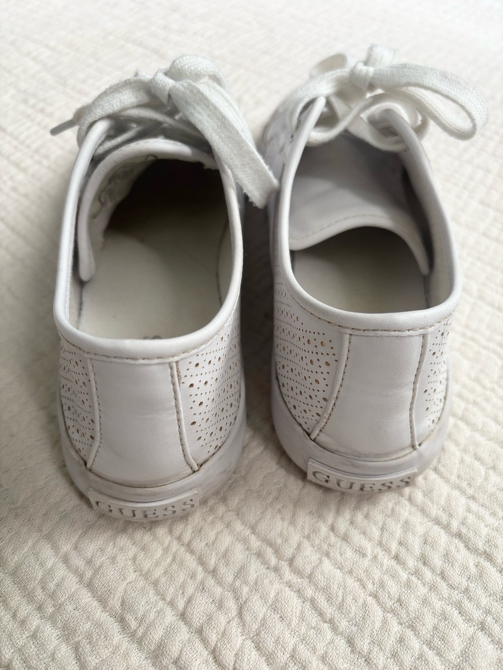 guess white leather sneakers - Picture 2 of 3